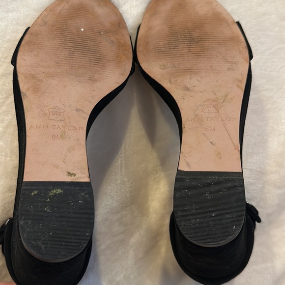 Ann Taylor black suede wedges size 6 - Picture 10 of 11